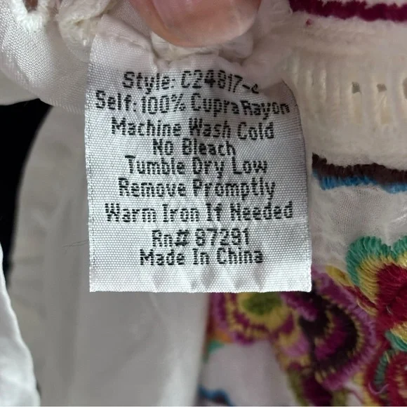 JOHNNY WAS EMBROIDERED EYELET BOHO PULLOVER TUNIC TOP - Picture 16 of 16